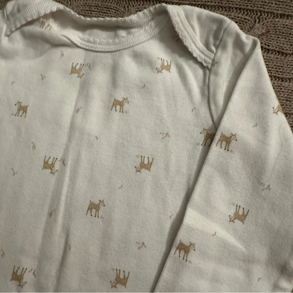 EUC Carter’s Unisex Baby Outfit Set, Deer Pinstripe, 12 Months